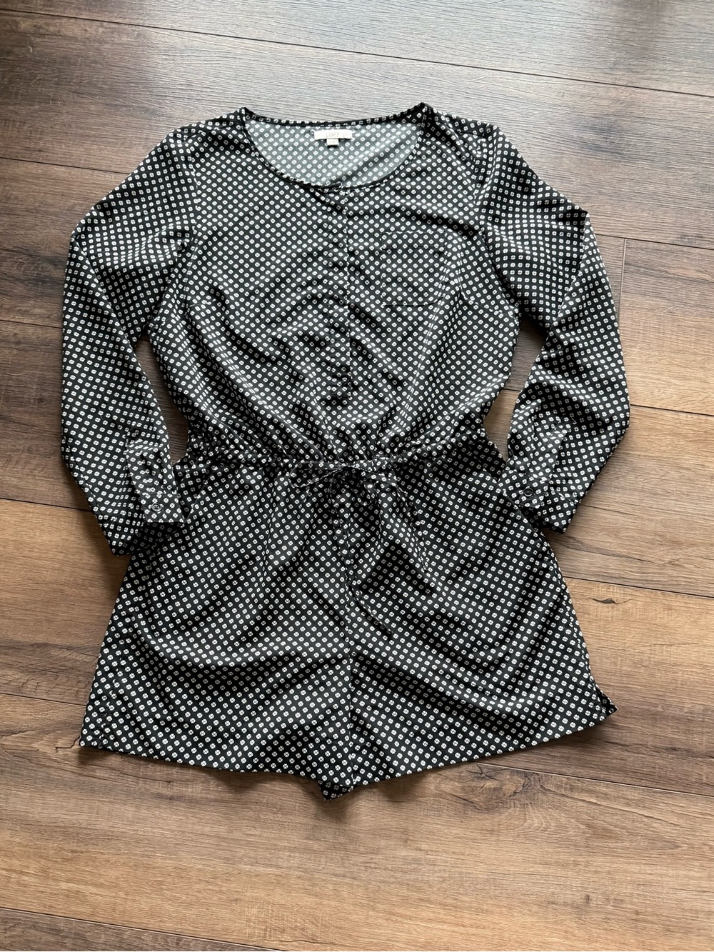 NWOT LOFT Size 4 Long Sleeve Romper